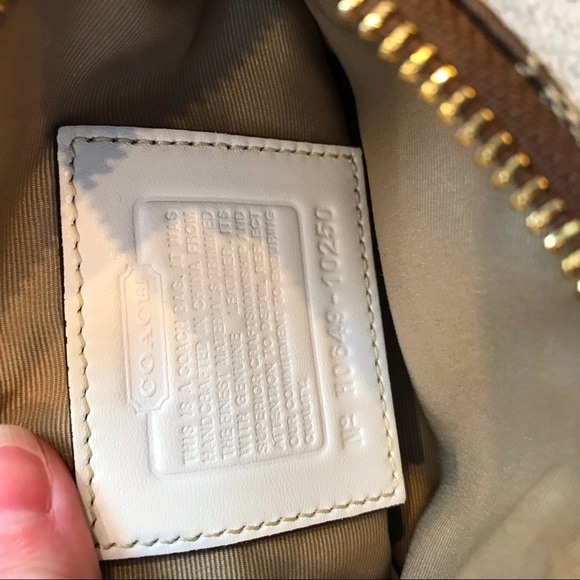 Coach signature crossbody bag - Picture 7 of 11